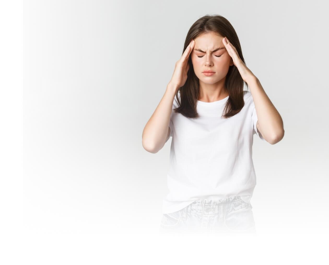 Mujer con migraña